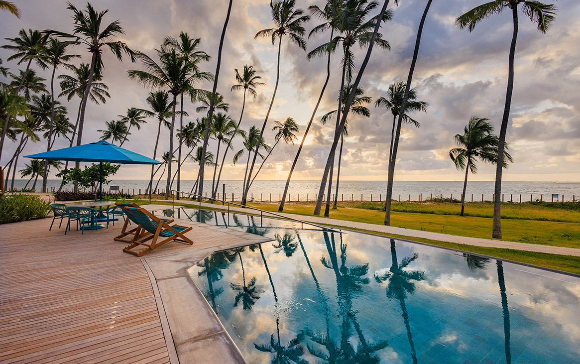 Vista praia a partir das piscinas das casas